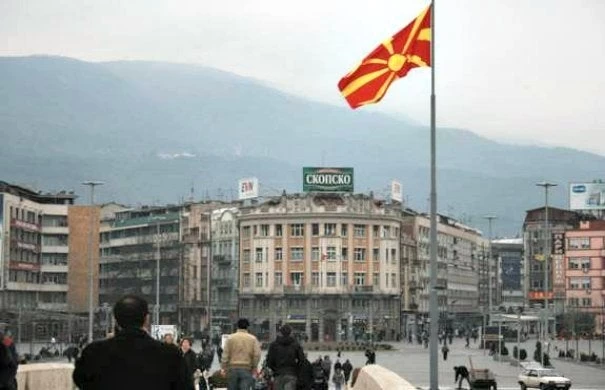 Μία Σέρβα υπερασπίζεται τη Μακεδονία όπως δεν το έπραξαν οι πολιτικοί μας: «Vardarska τα Σκόπια και πολύ τους είναι» (βίντεο)
